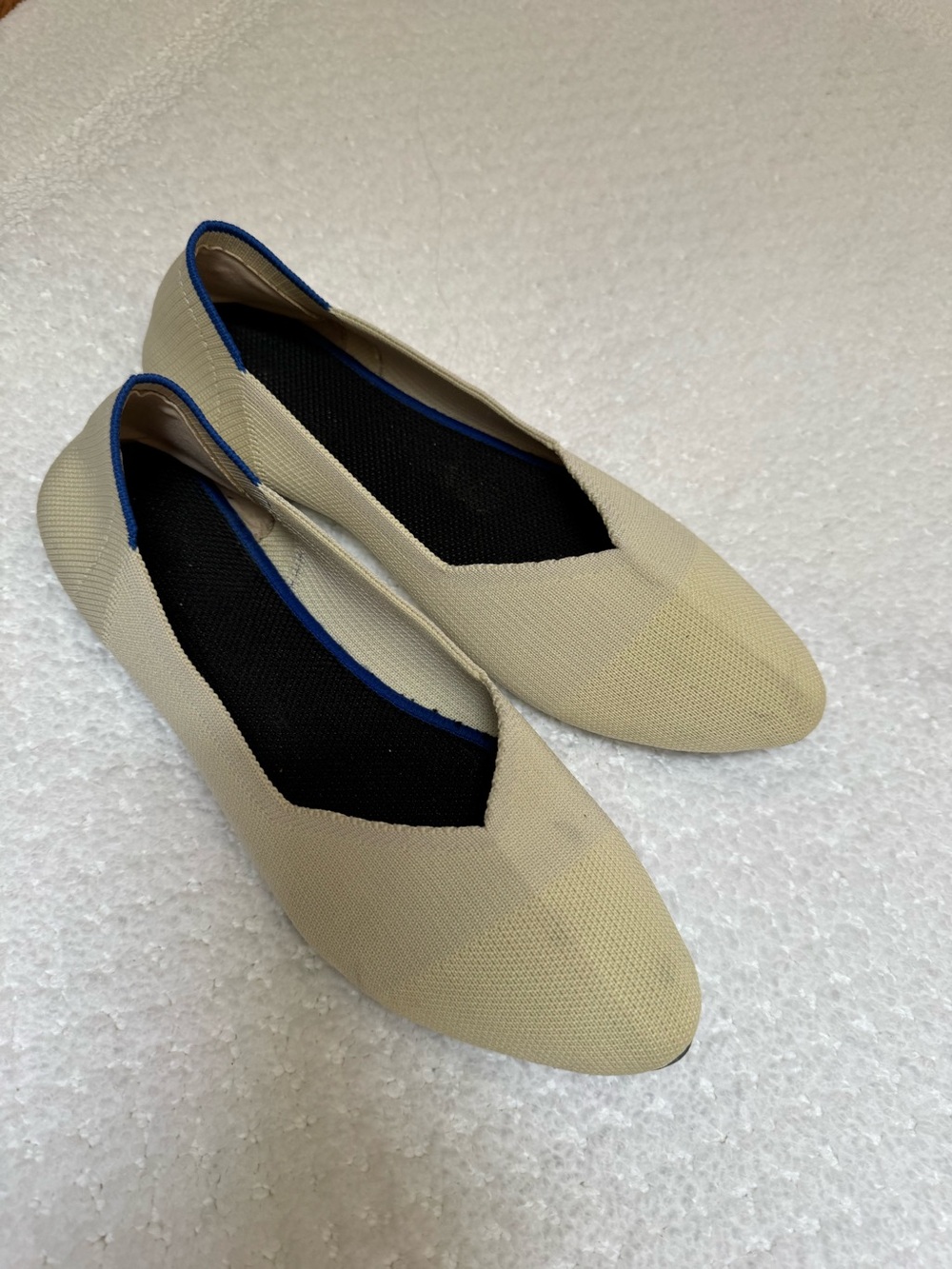 Women's Pointed Knit Flats in yellow with Blue Trim